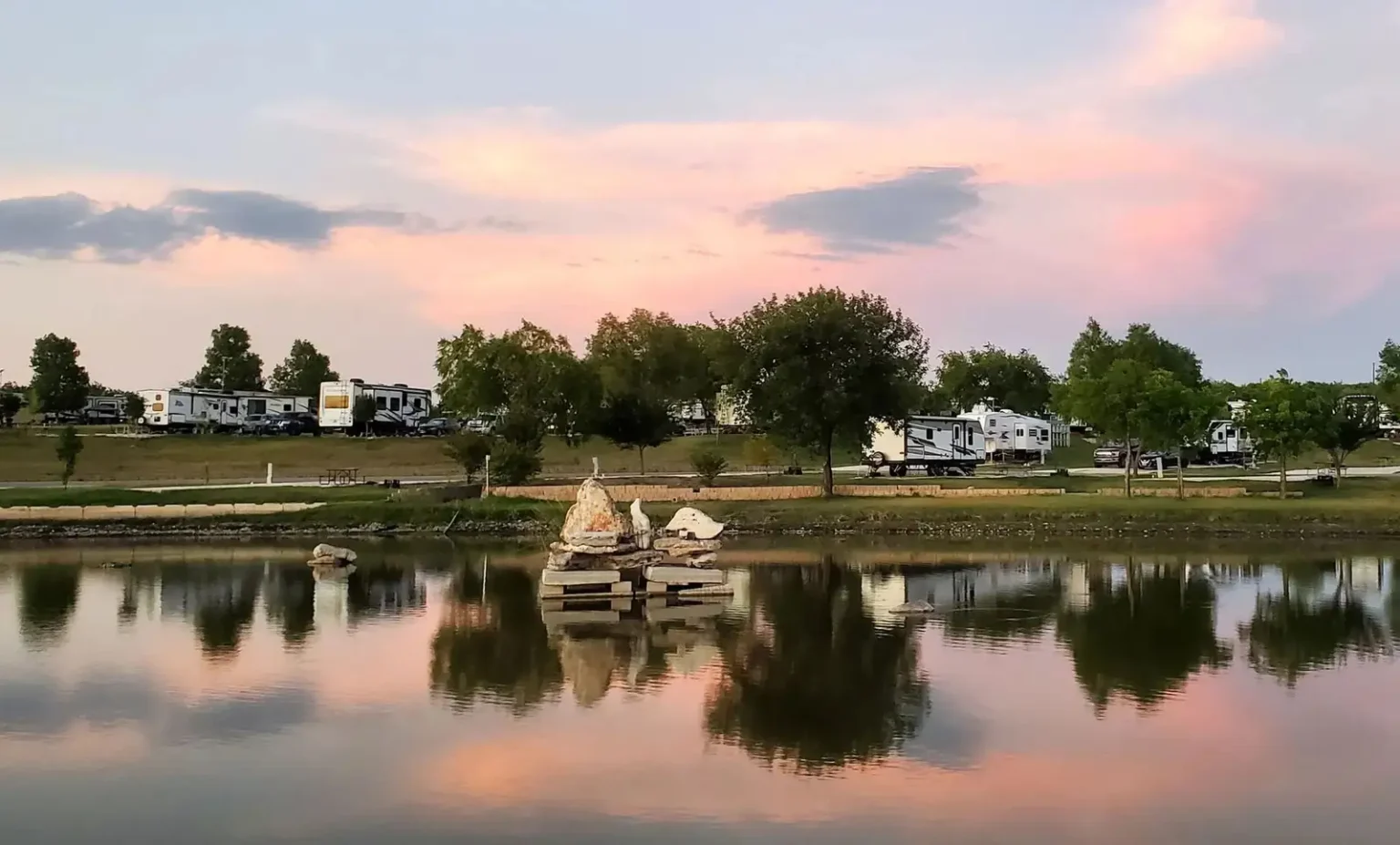 Marin RV Park at EmmaVs RV park in Pearland, TX (photo 2)